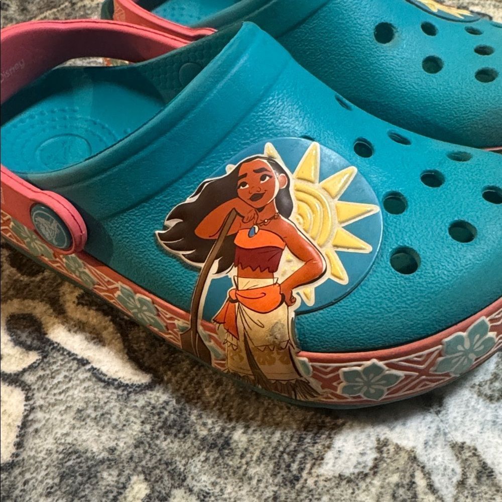 Disney Moana Crocs - Picture 6 of 9